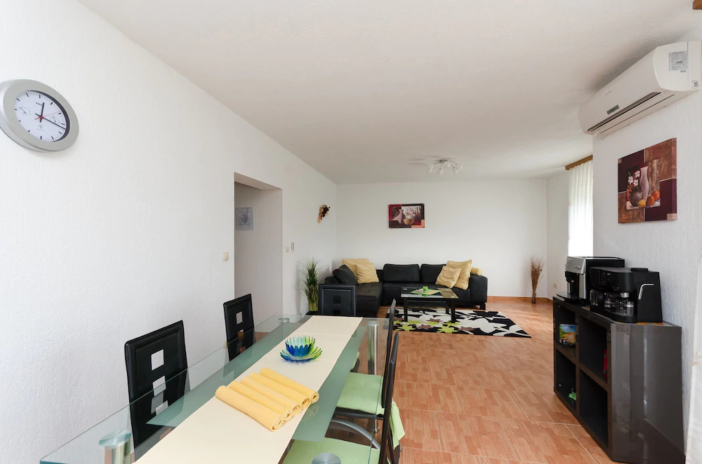 Apartments Maravera