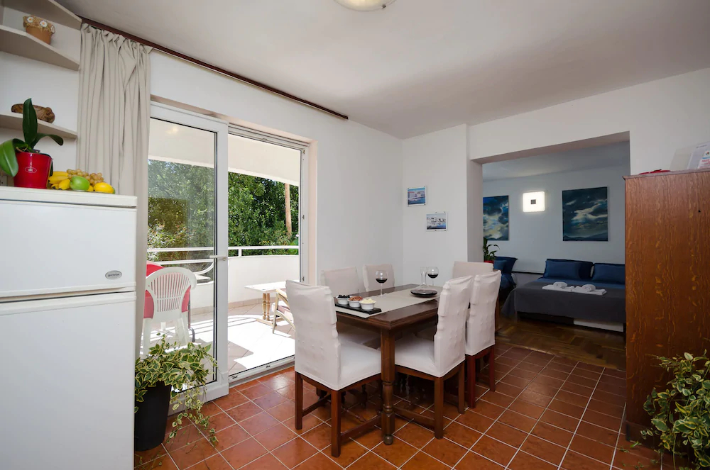 Apartments Snjezana