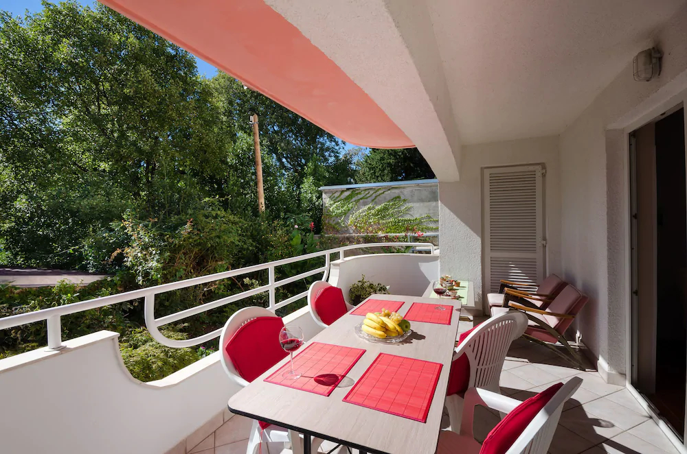 Apartments Snjezana