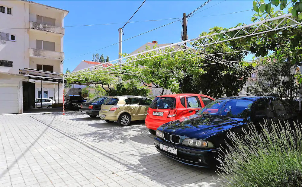 Apartments and Room Mirjana