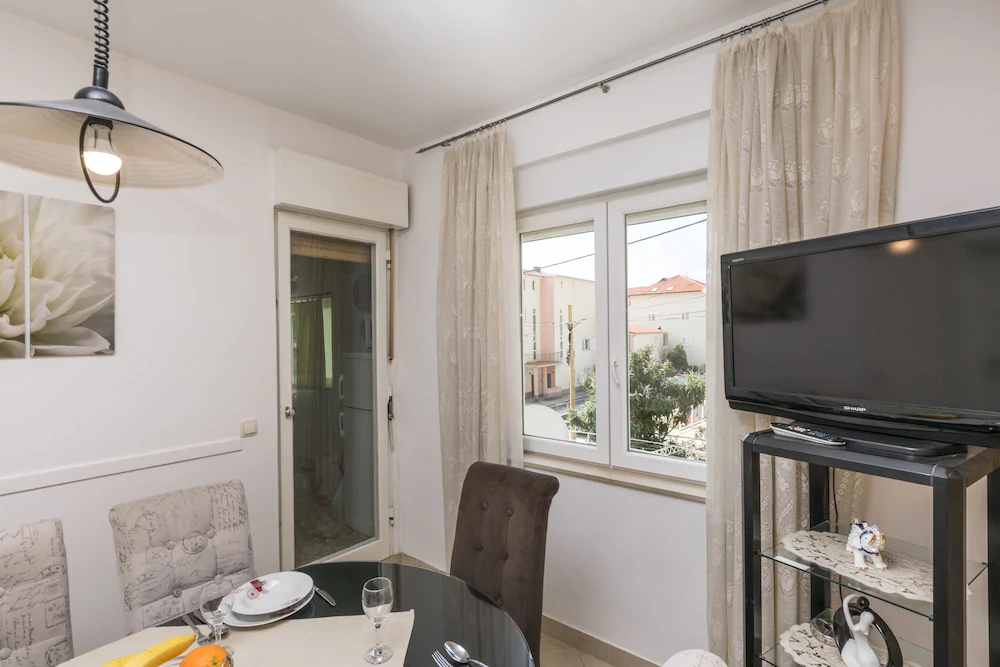 Apartments and Room Mirjana