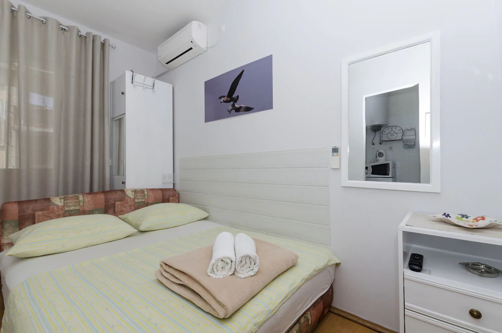 Apartments and Room Mirjana