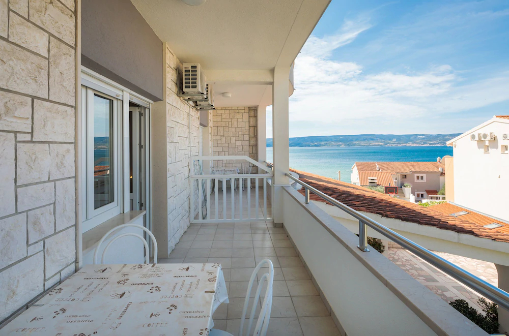 Apartments And Rooms Denis