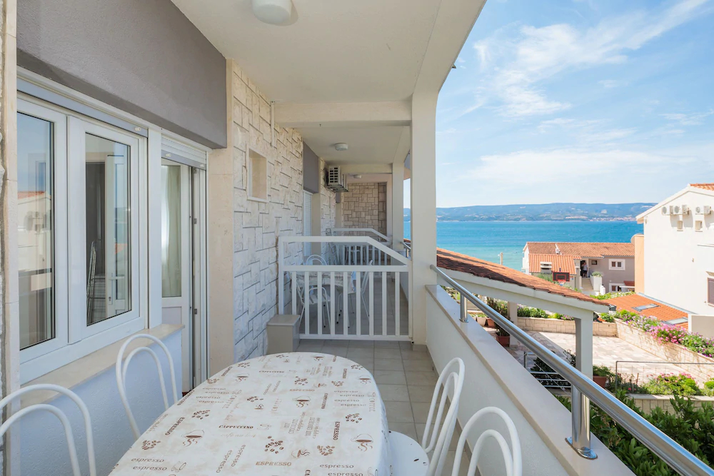 Apartments And Rooms Denis