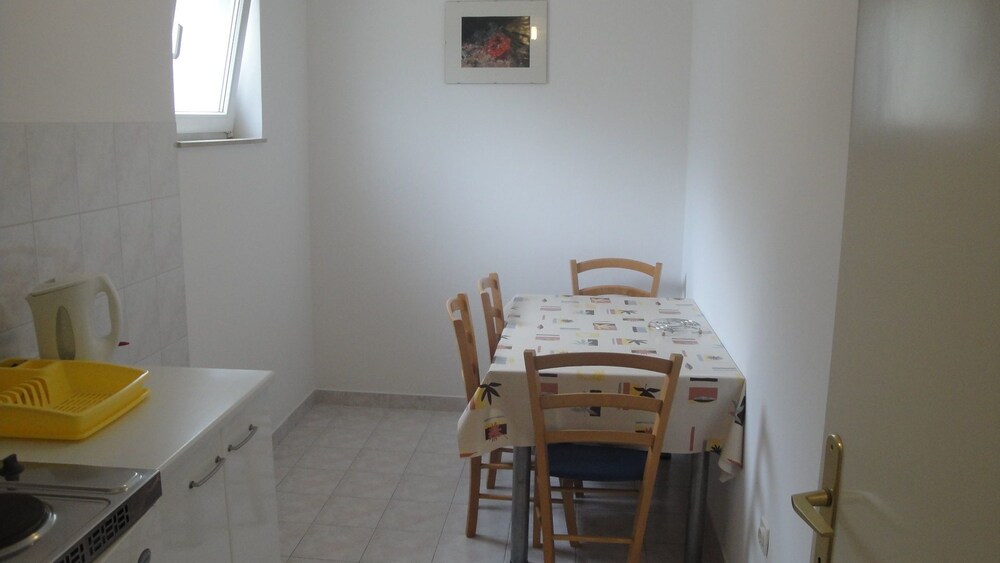 Apartments And Rooms Denis