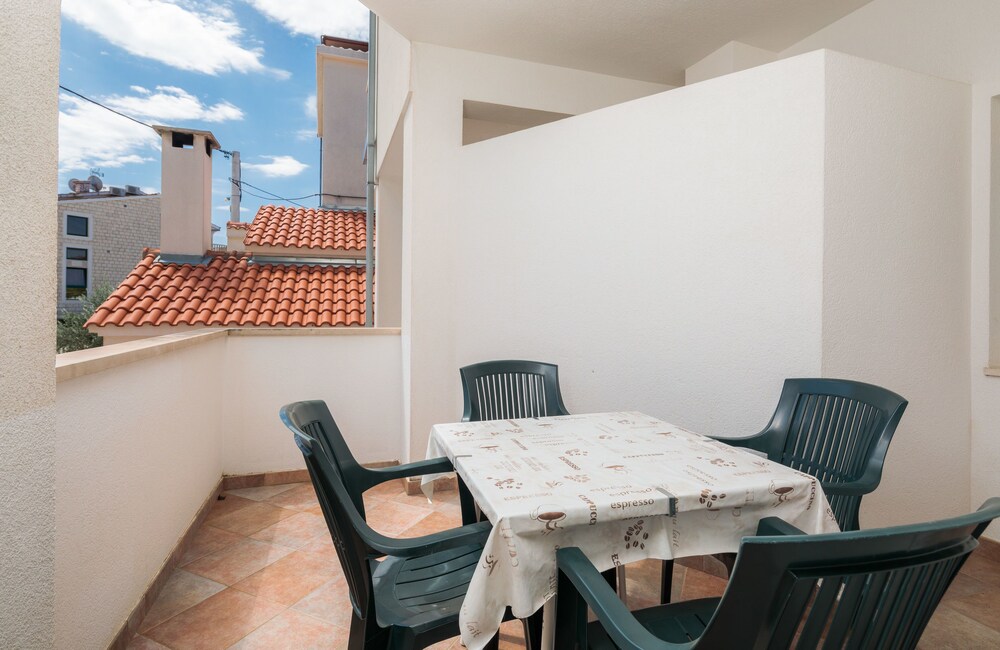 Apartments And Rooms Denis