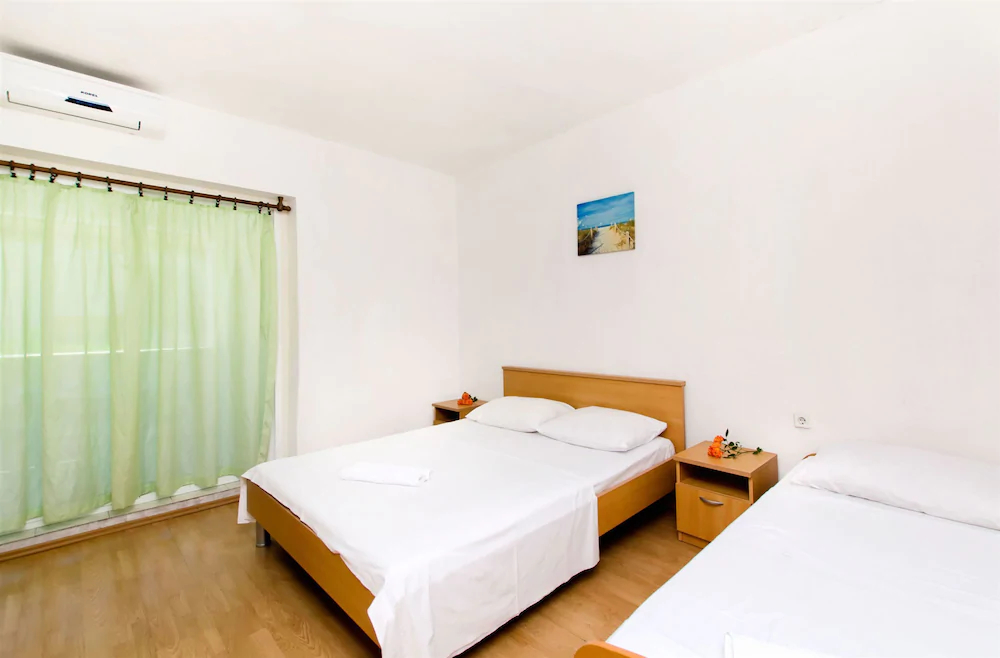 Apartments And Rooms Perica