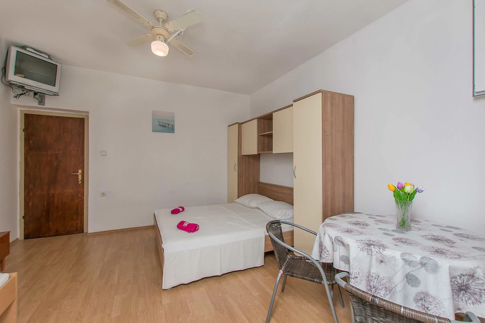 Apartments And Rooms Perica