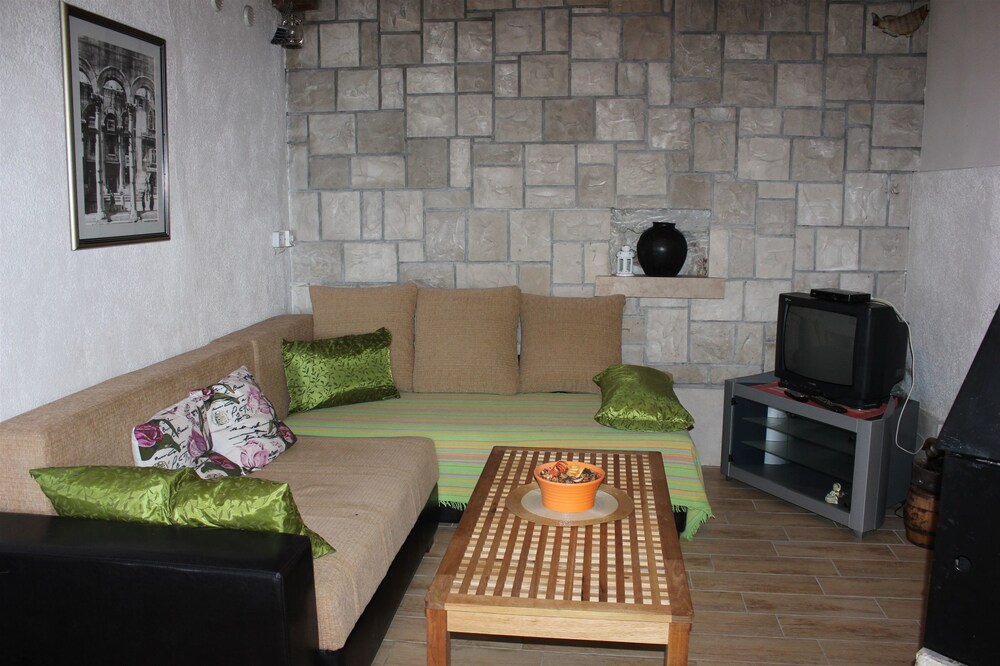 Apartments Lizatovic