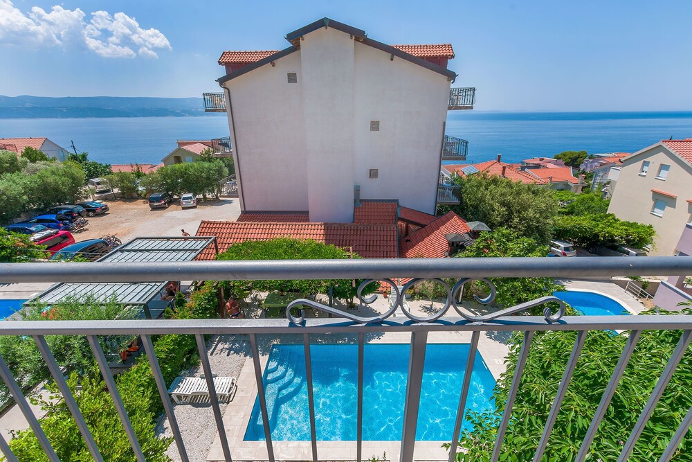 Apartments Ljiljana
