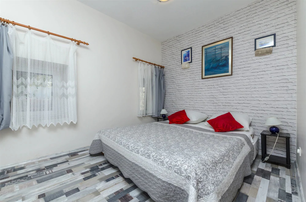 Apartments Lola