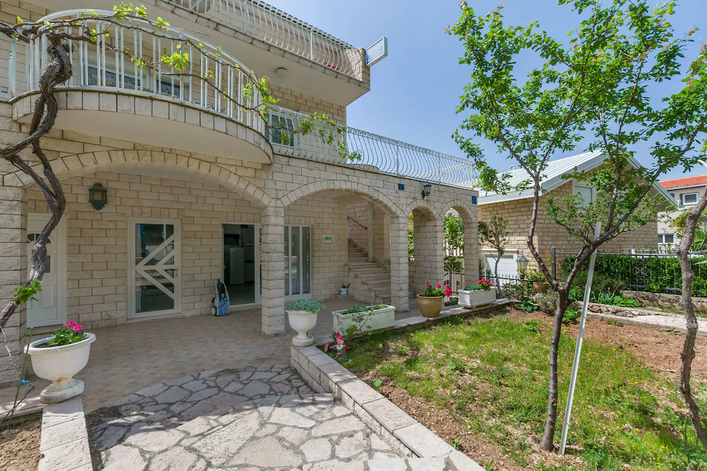 Apartments Luca