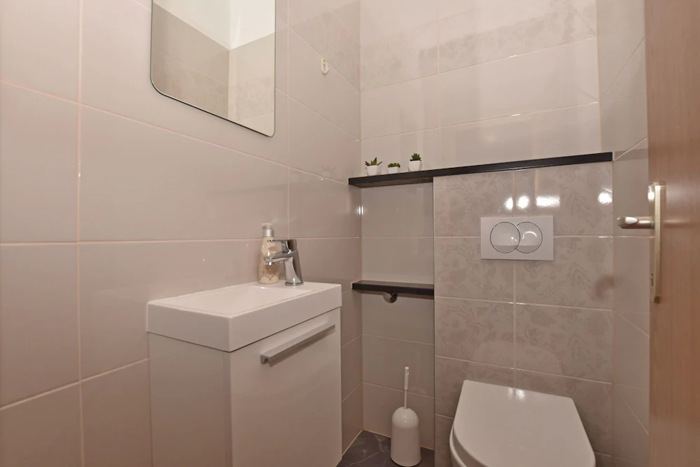 Apartments Mladen