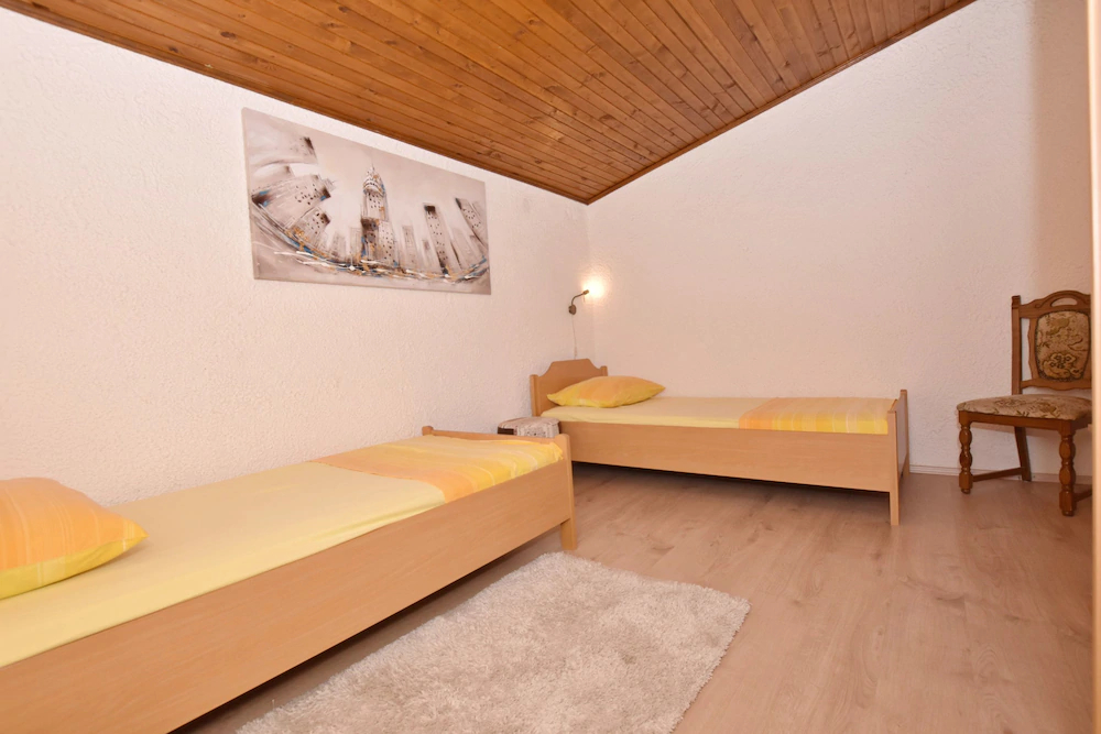 Apartments Mladen