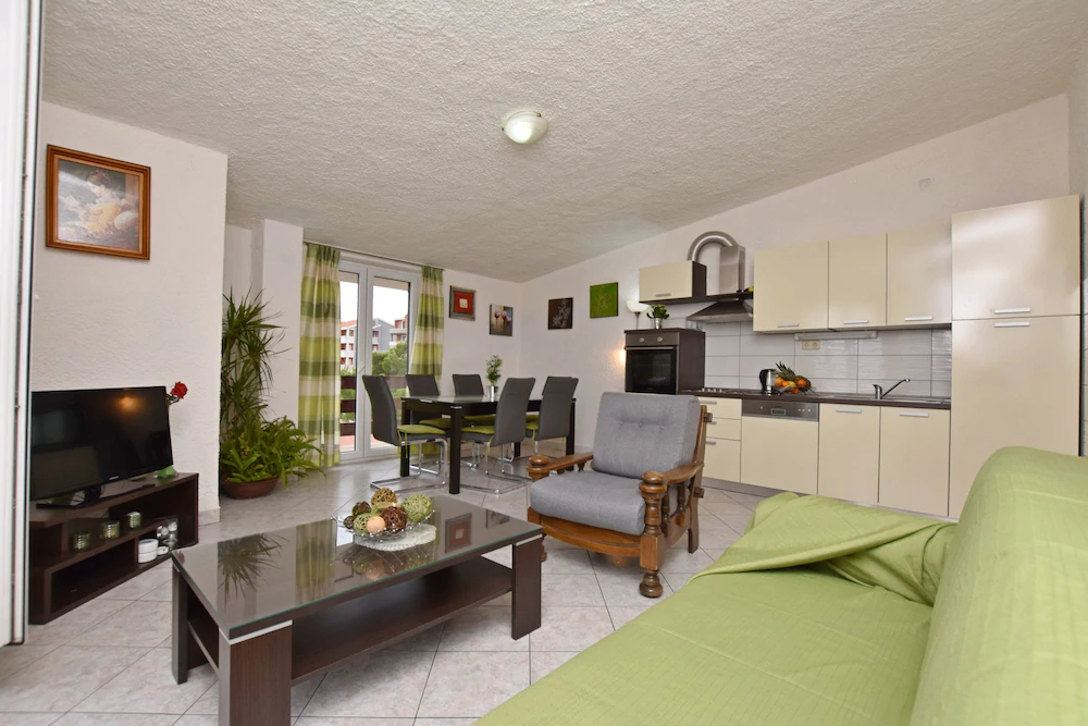 Apartments Mladen