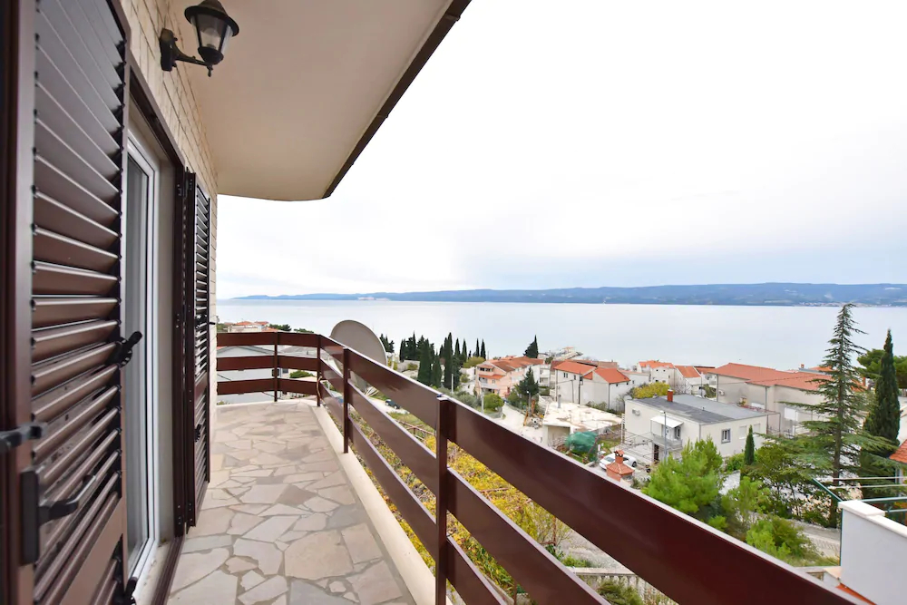 Apartments Mladen