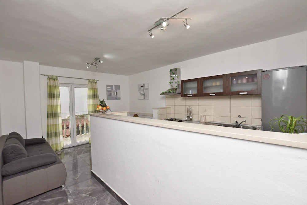 Apartments Mladen