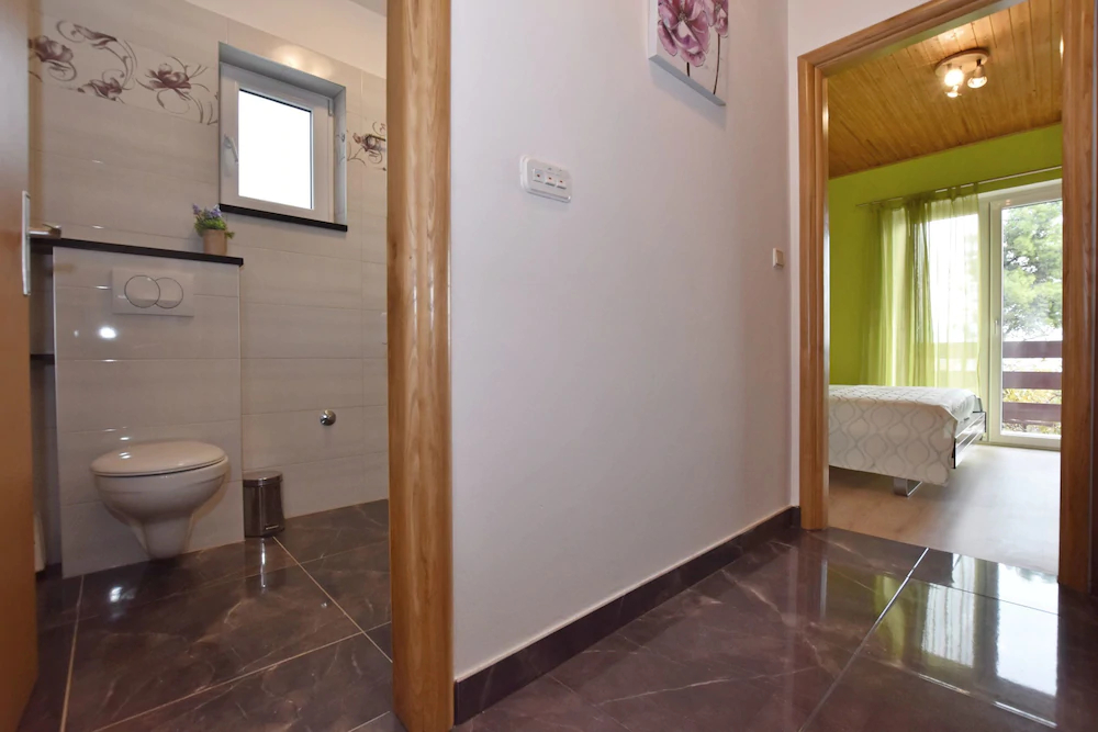 Apartments Mladen