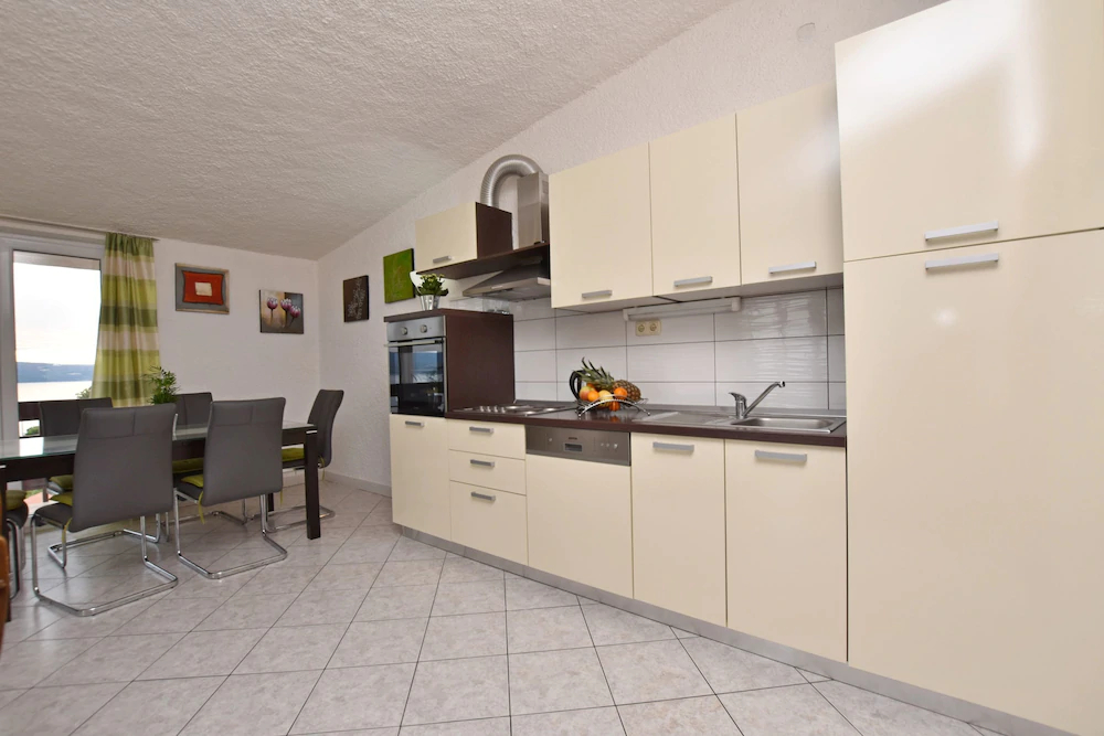 Apartments Mladen