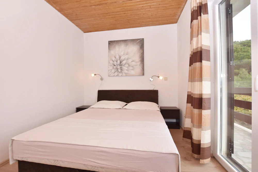 Apartments Mladen