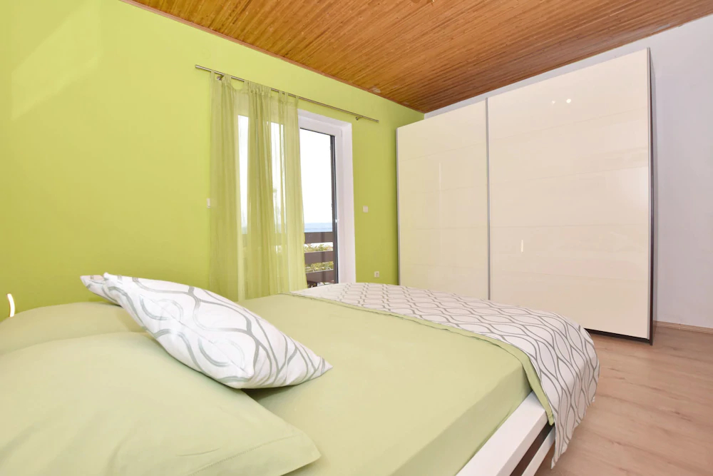 Apartments Mladen
