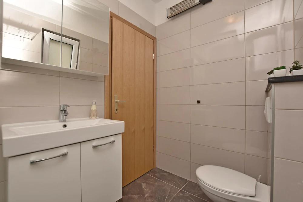 Apartments Mladen