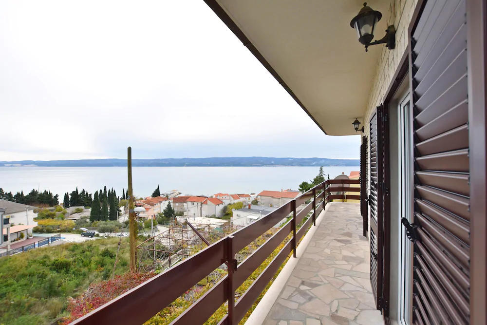 Apartments Mladen