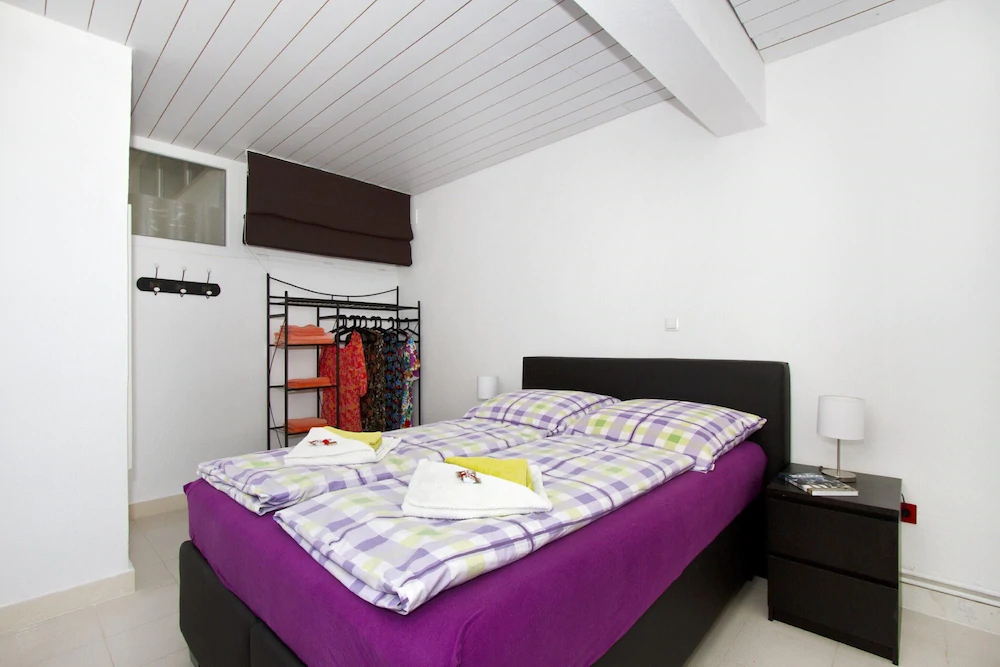 Apartments Vrdoljak