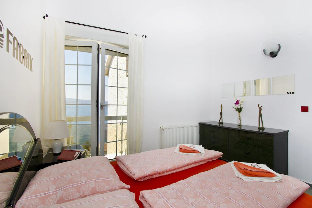 Apartments Vrdoljak
