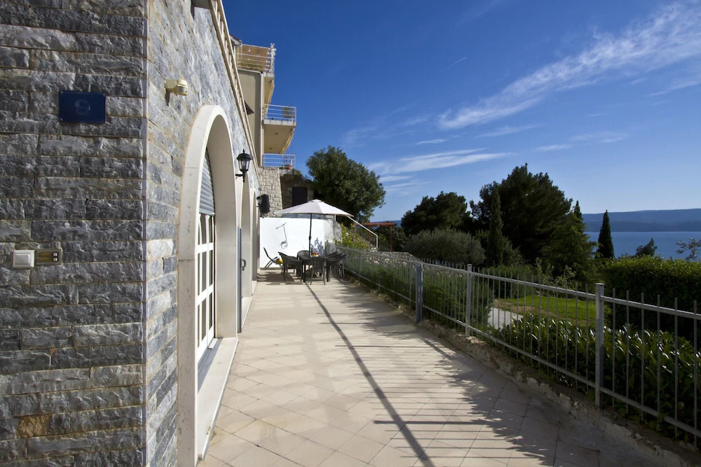 Apartments Vrdoljak