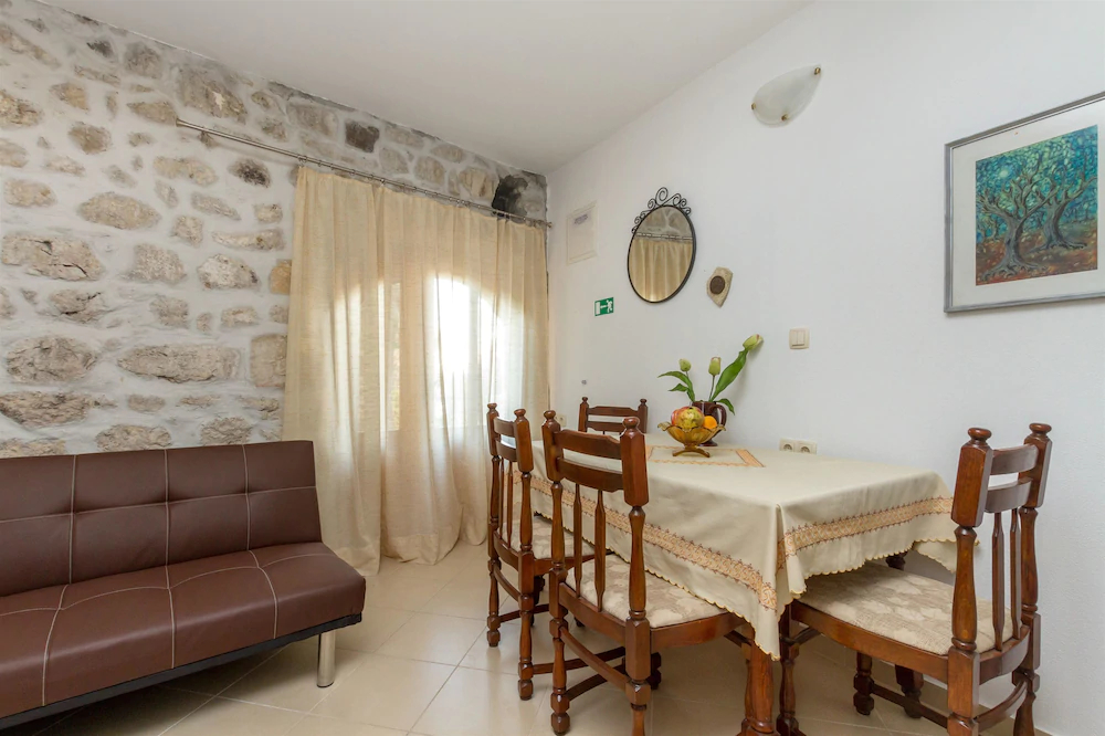 House Ivana