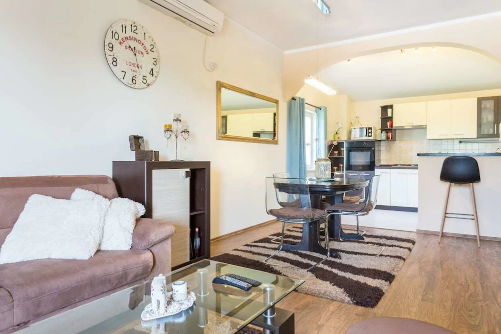 Sunny Home