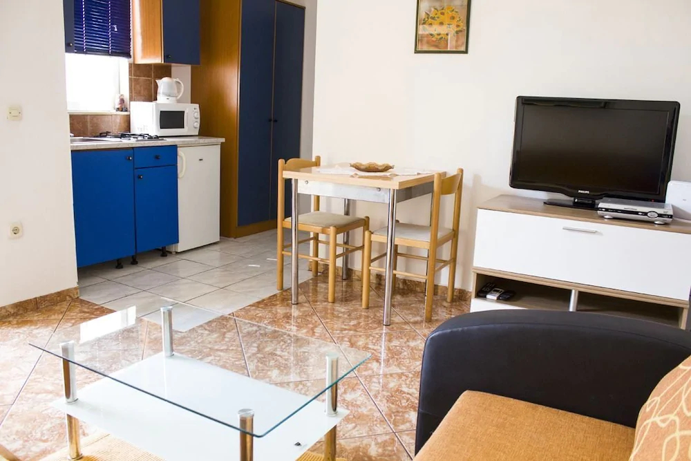 Antonio Apartments