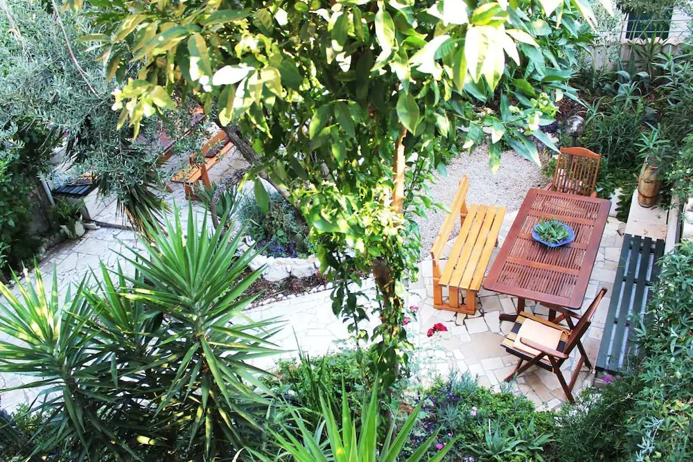 Antonio Apartments