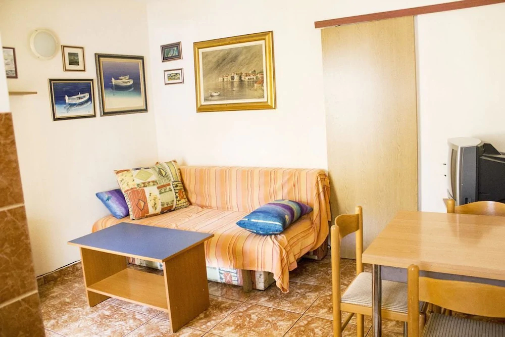 Antonio Apartments