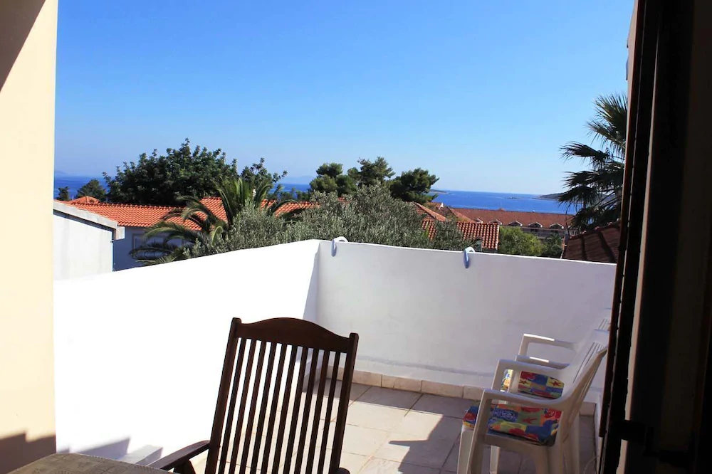 Antonio Apartments by To Islands Travel