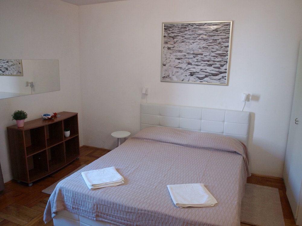 Apartments Lada