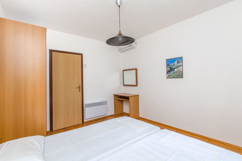 Apartments Spomenka