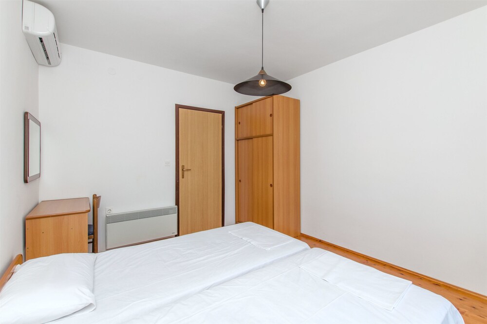 Apartments Spomenka