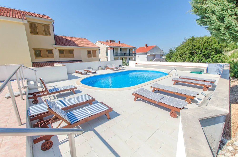 Apartments Spomenka