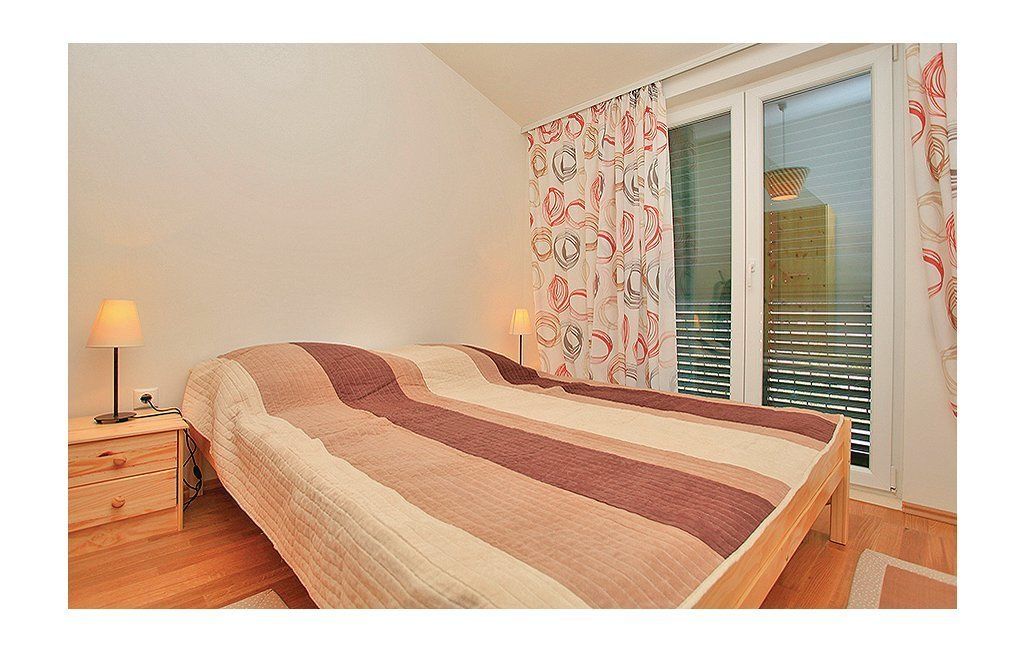 Apartments Trstenica