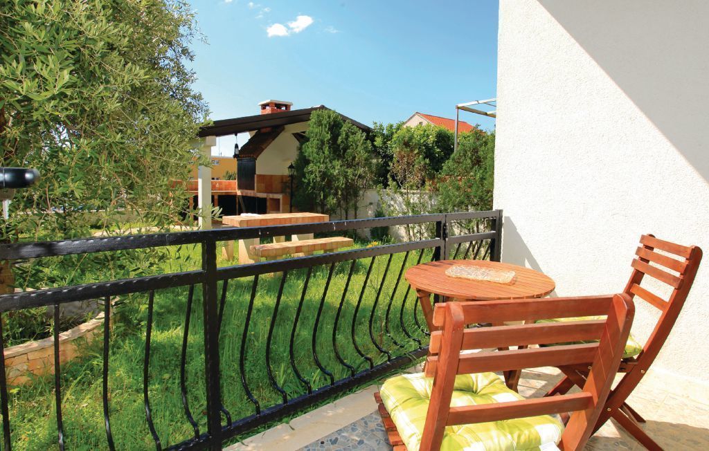 Apartments Trstenica