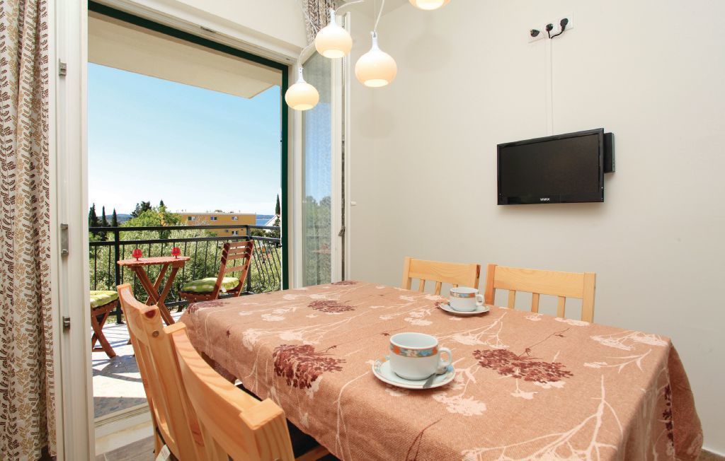 Apartments Trstenica