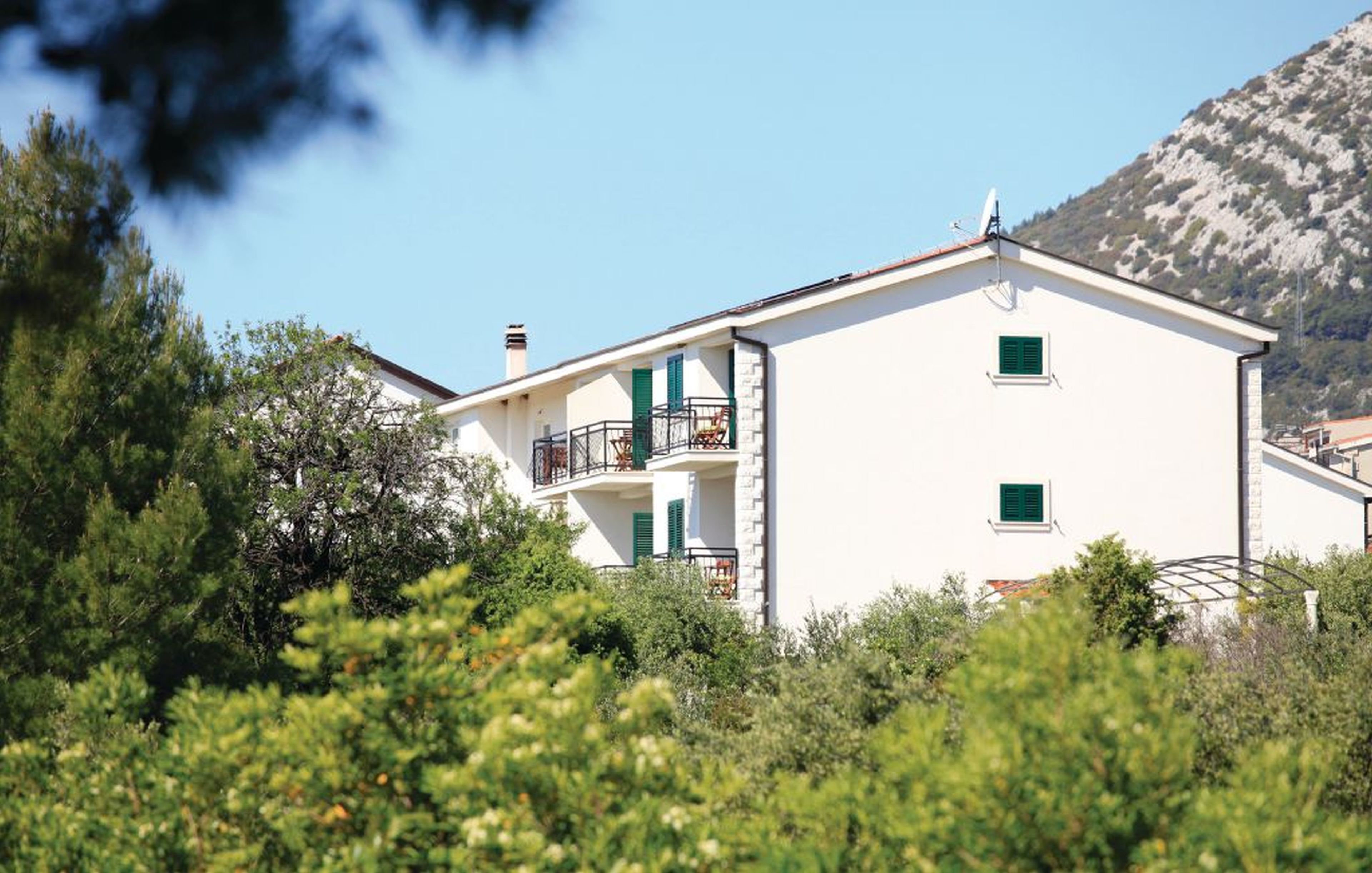 Apartments Trstenica