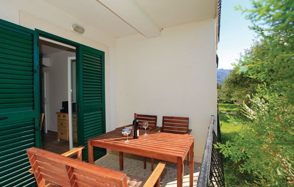 Apartments Trstenica