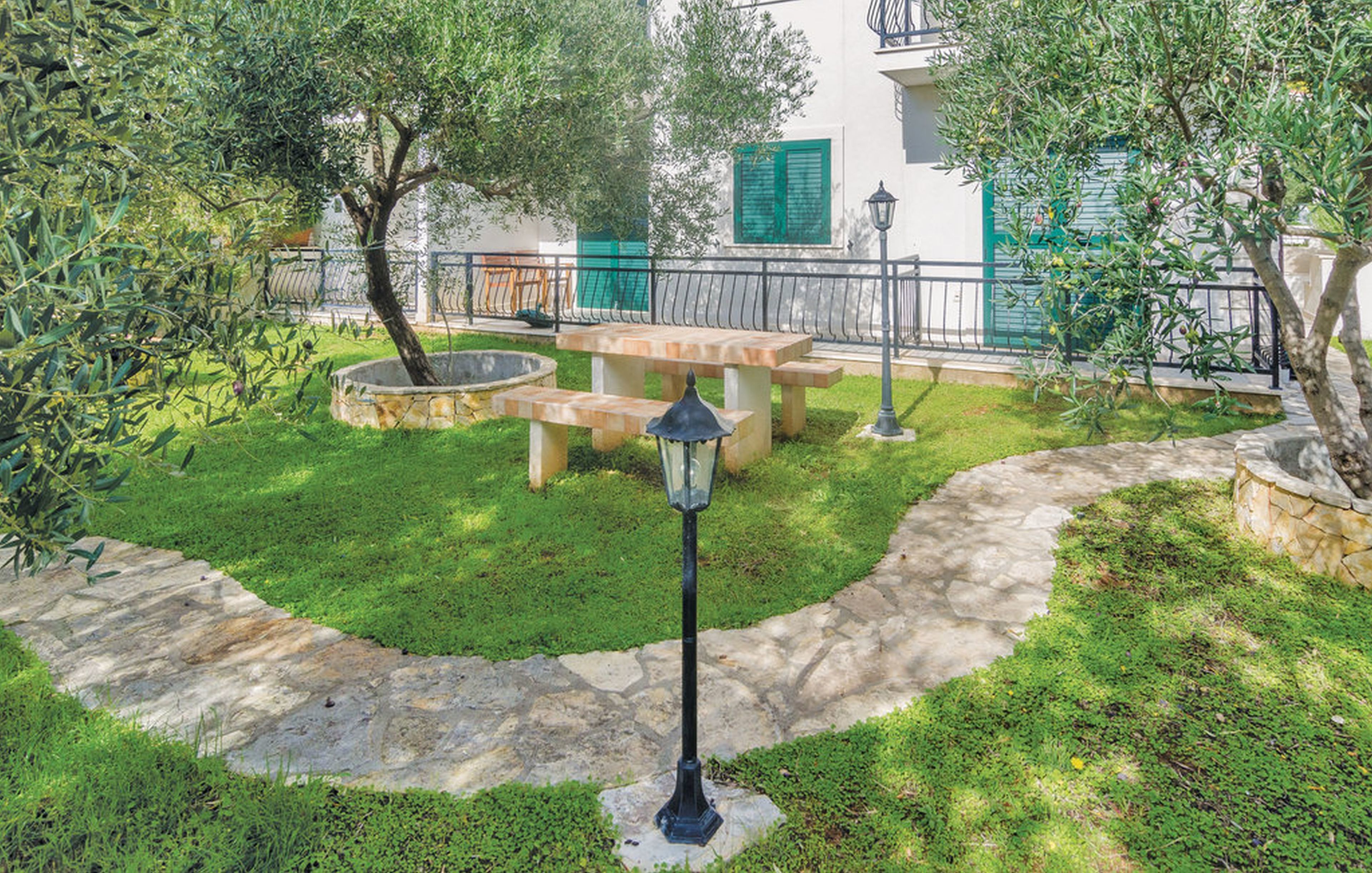 Apartments Trstenica