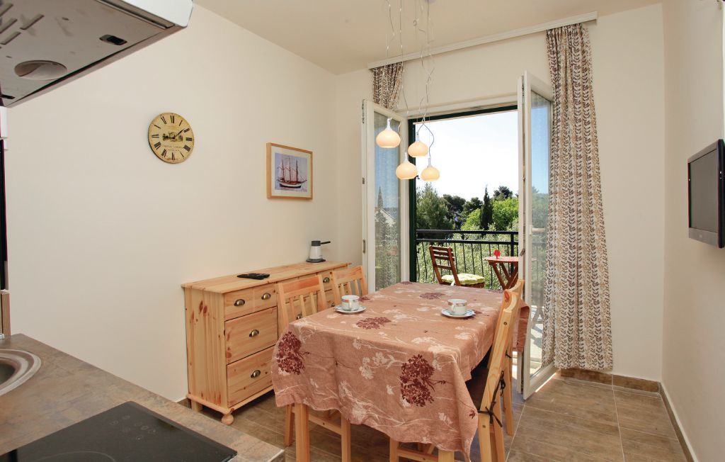 Apartments Trstenica