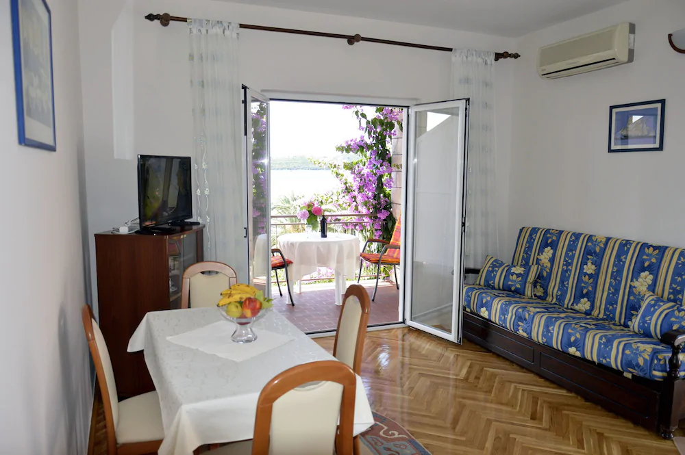 Apartments Zdravko