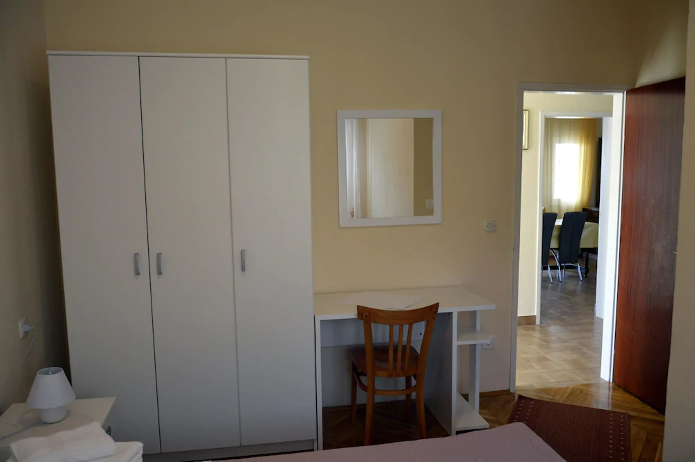Apartments Zdravko