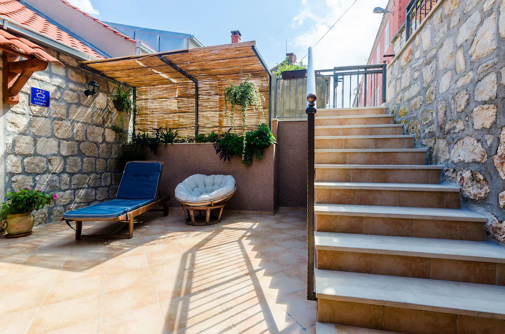 House Lazar